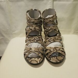Michael Antonio Sandal